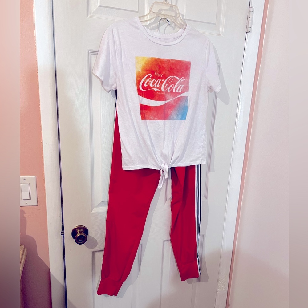 Two piece set tie short tee & tie waist pants w/ stripes going the legs